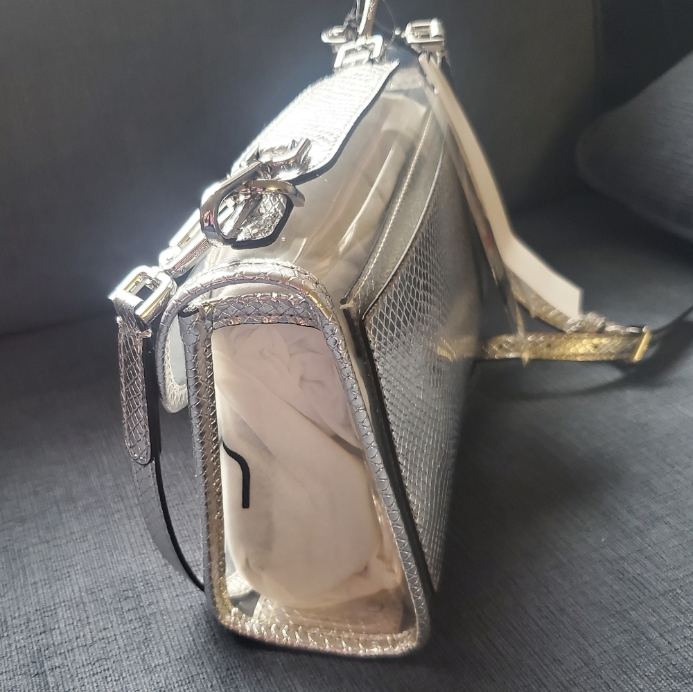 Calvin Klein The Statement Series - Picture 3 of 15